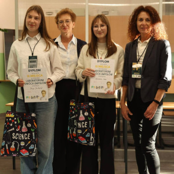 zdjęcie grupowe laureatów